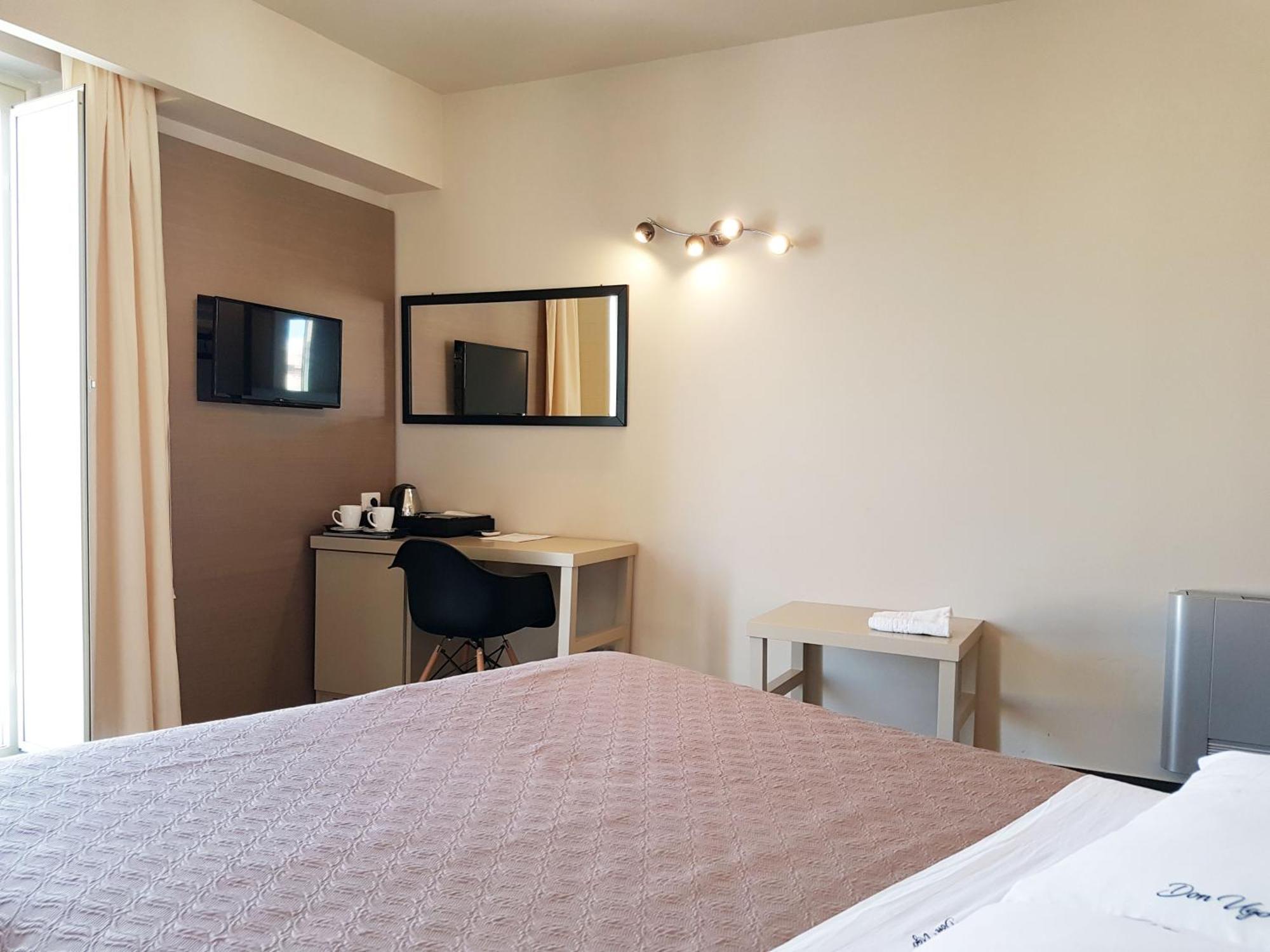 טרופאה Don Ugo Luxury Rooms חדר תמונה