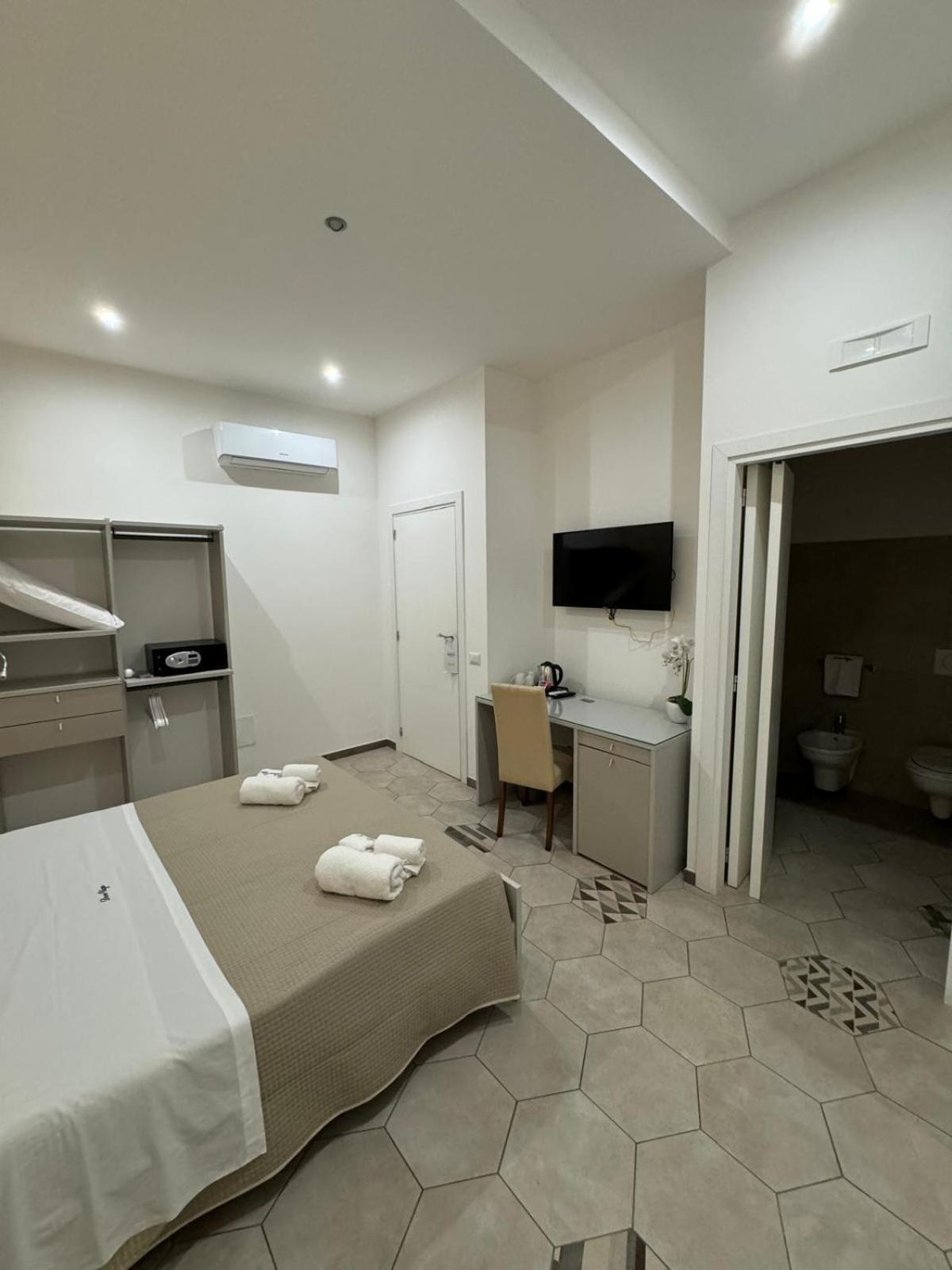 טרופאה Don Ugo Luxury Rooms מראה חיצוני תמונה